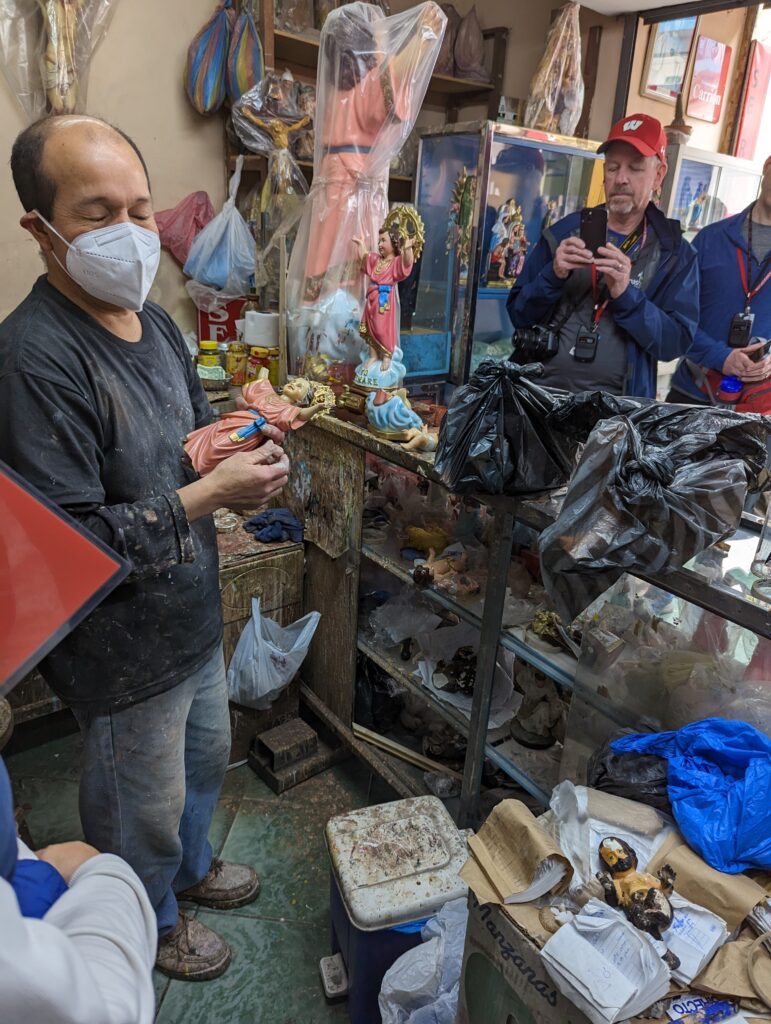 Restoration of wooden church artifacts, Quito