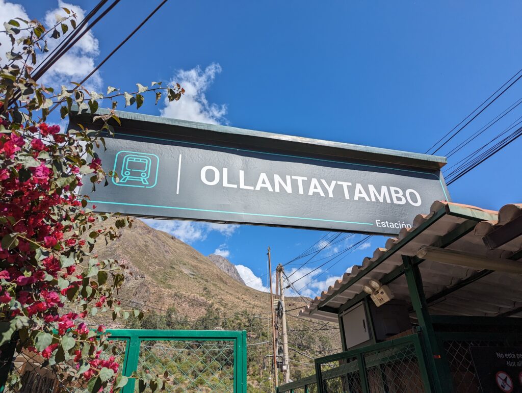 Ollantaytambo train station