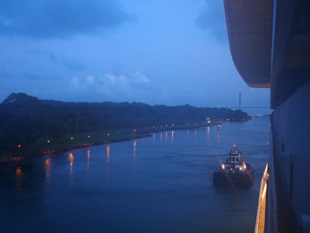 Entering the locks at Colon